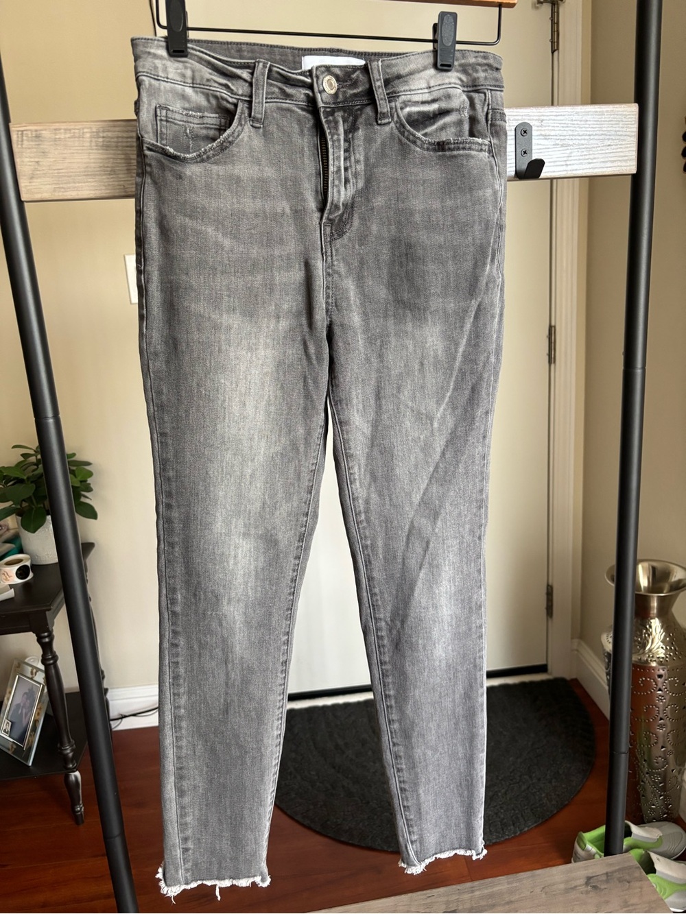 Women's Gray Washed Slim Jeans size 27